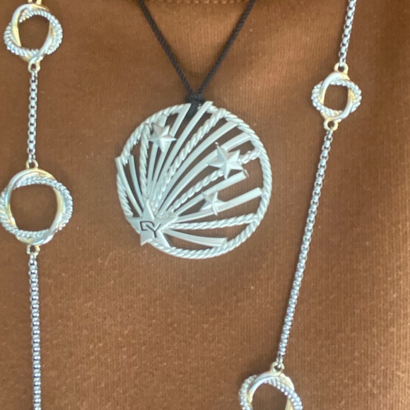 David Yurman 2021 Angelika Ornament - Picture 5 of 8